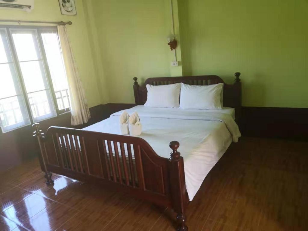 Riverside Garden Hostel ヴァンヴィエン エクステリア 写真