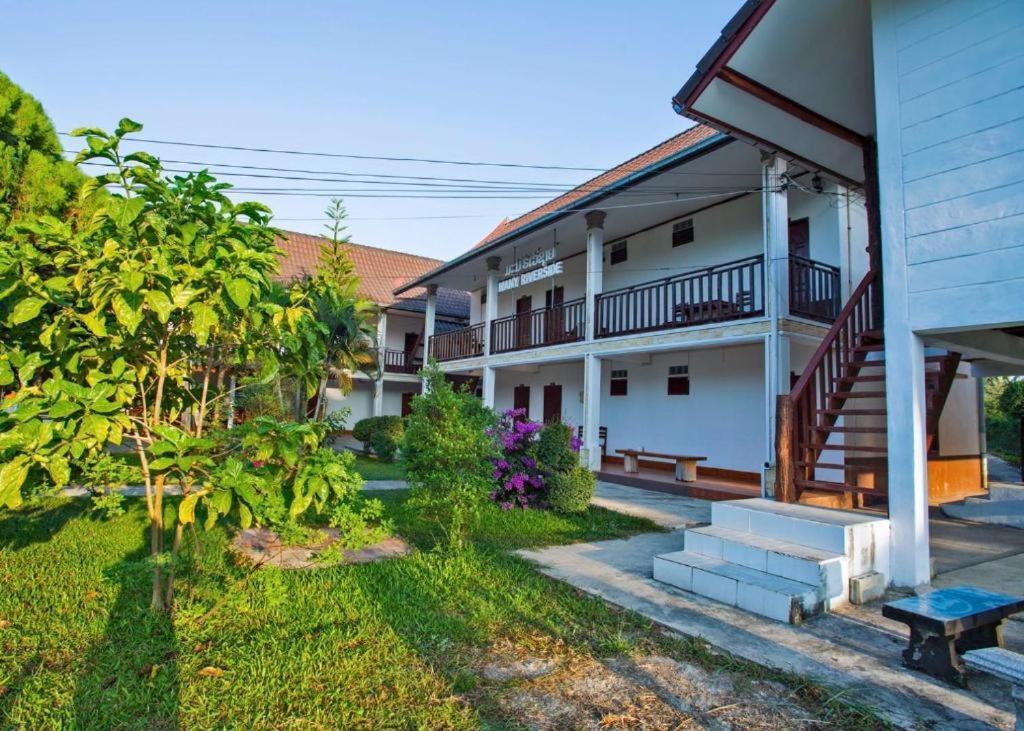 Riverside Garden Hostel ヴァンヴィエン エクステリア 写真