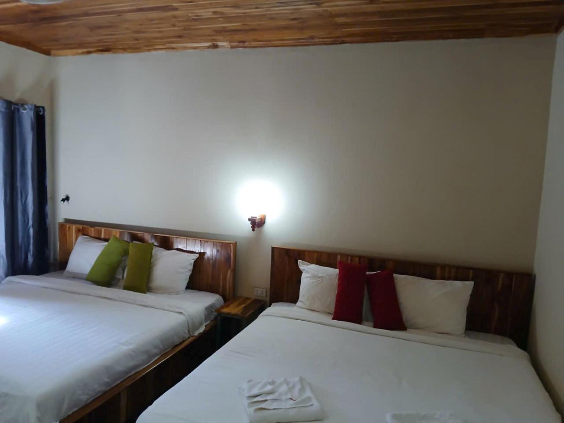 Riverside Garden Hostel ヴァンヴィエン エクステリア 写真